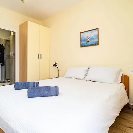 룸즈 앤 아파트먼트 나이키 *