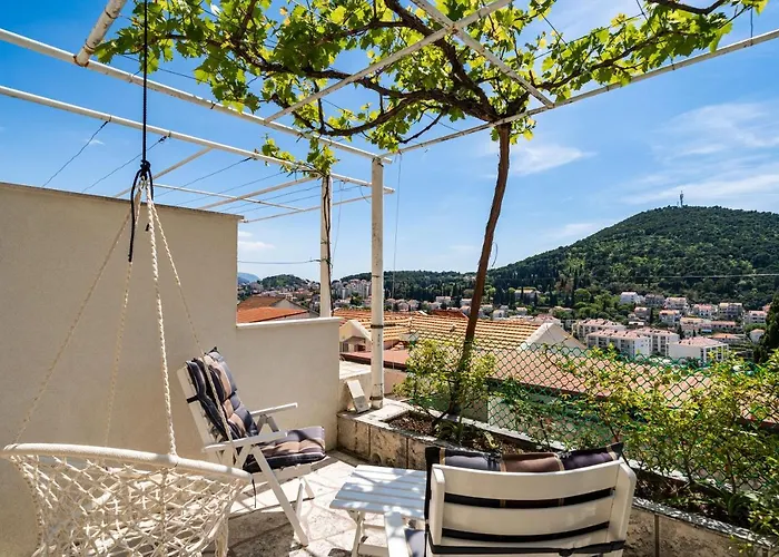 耐克客房及公寓 *