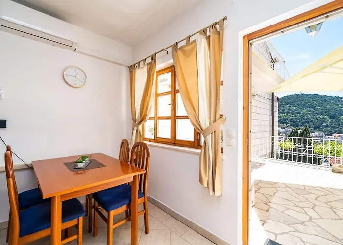 耐克客房及公寓 *