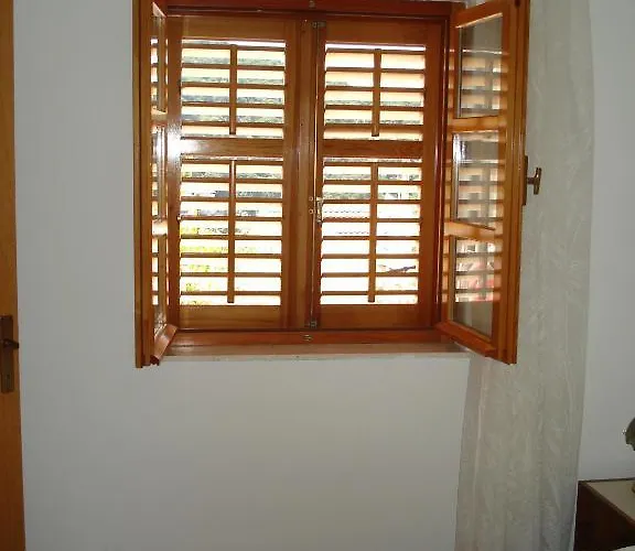 耐克客房及公寓 公寓 *