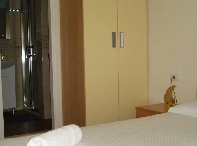 耐克客房及公寓 *